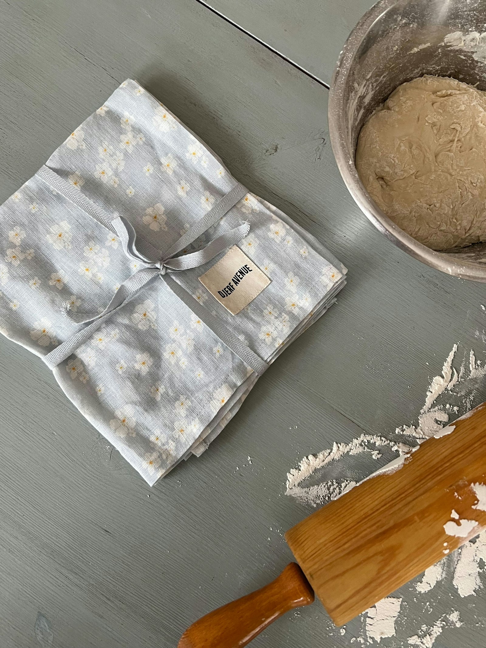 Small Linen Towel Set Dream Cake