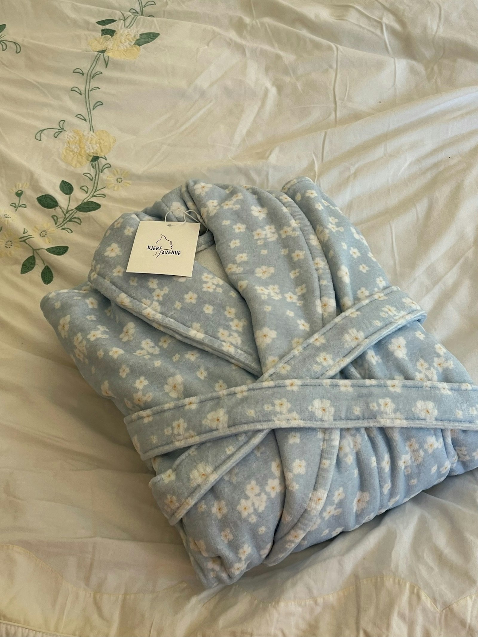 Robe Dream Cake