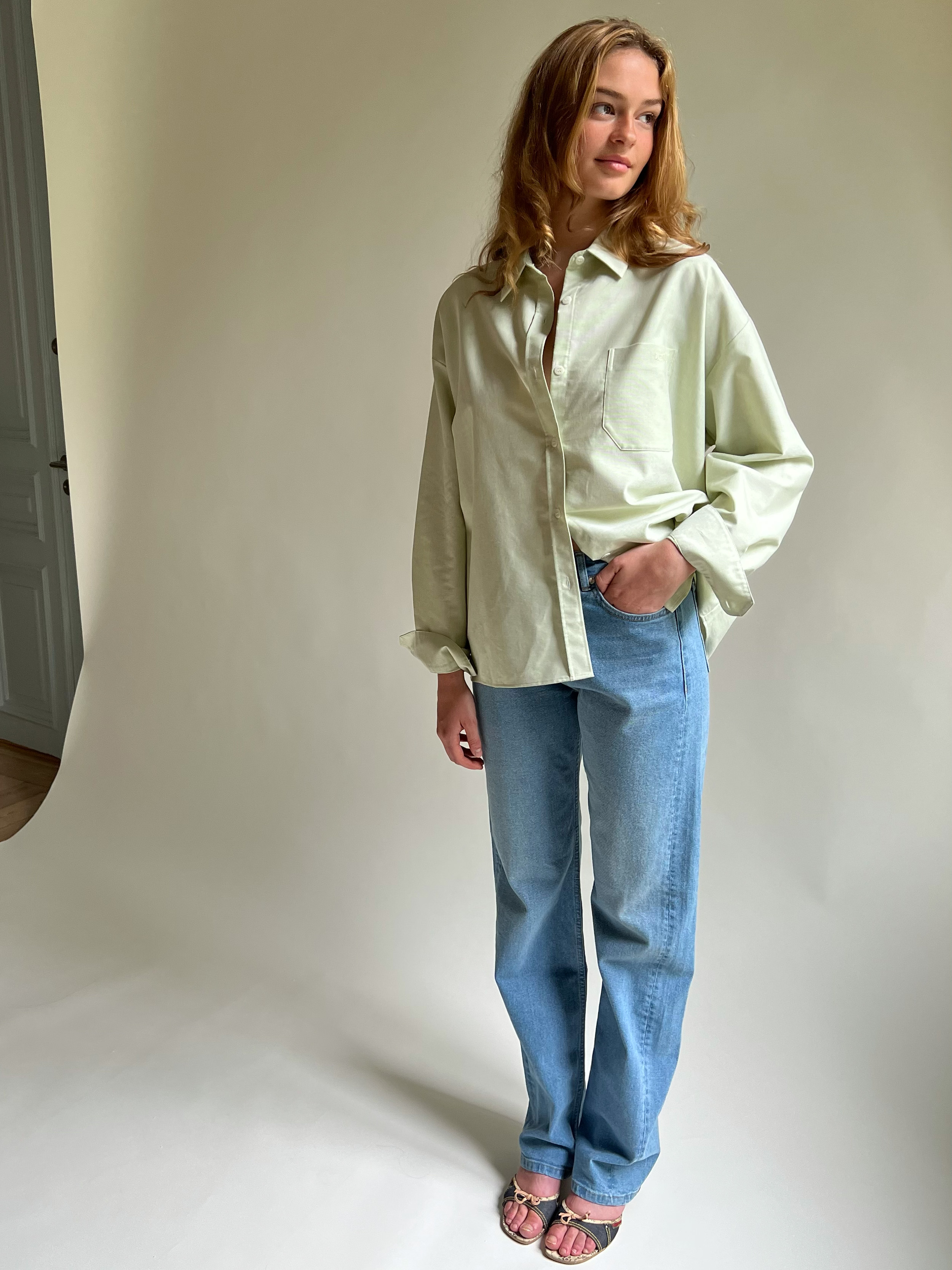 A Vintage Inspired Look with Oversized Blazer + Straight Leg Jeans - Jeans  and a Teacup