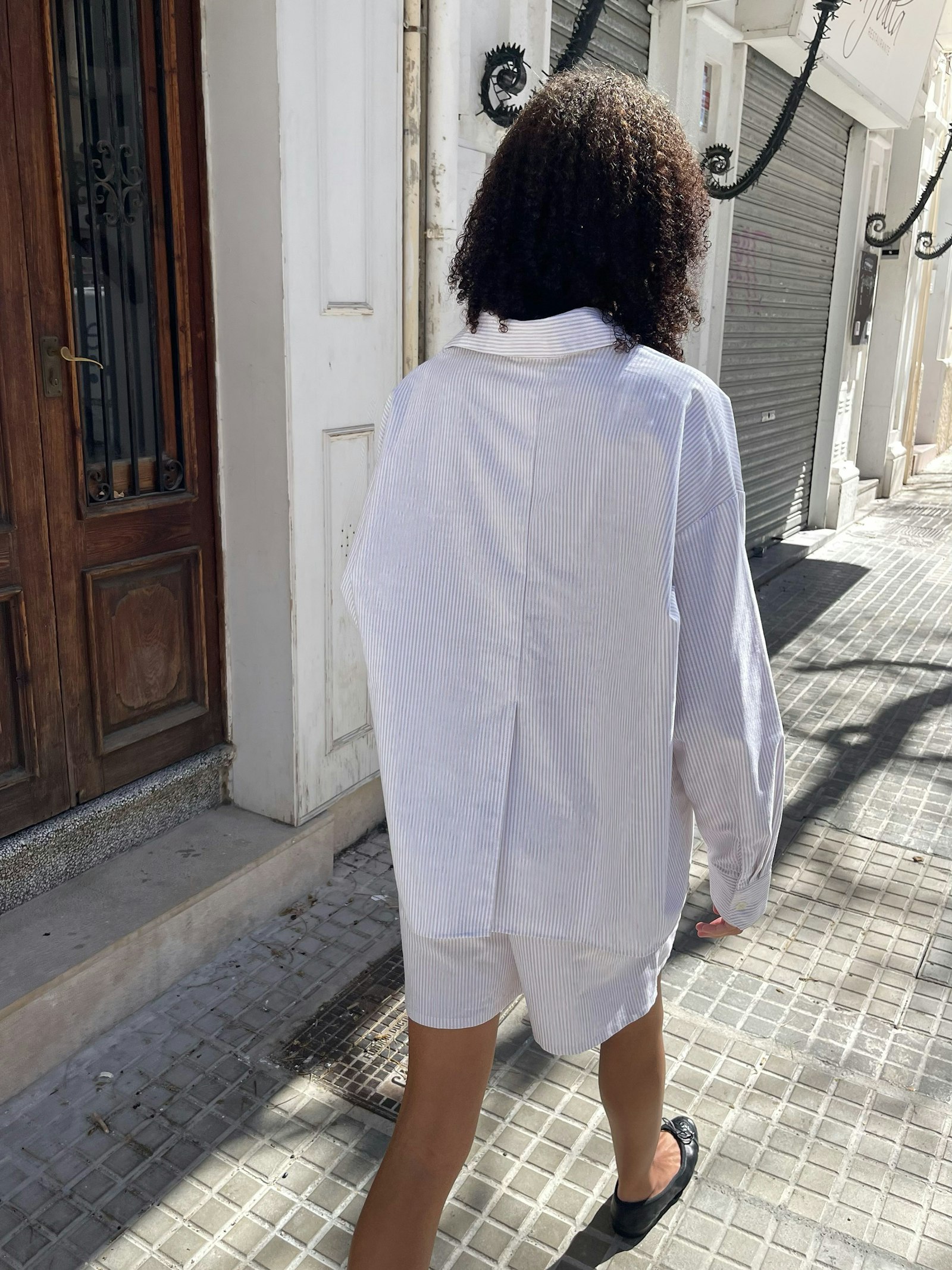 Thespian Junior streng Breezy Shirt Beige Stripe - Djerf Avenue | Djerf Avenue