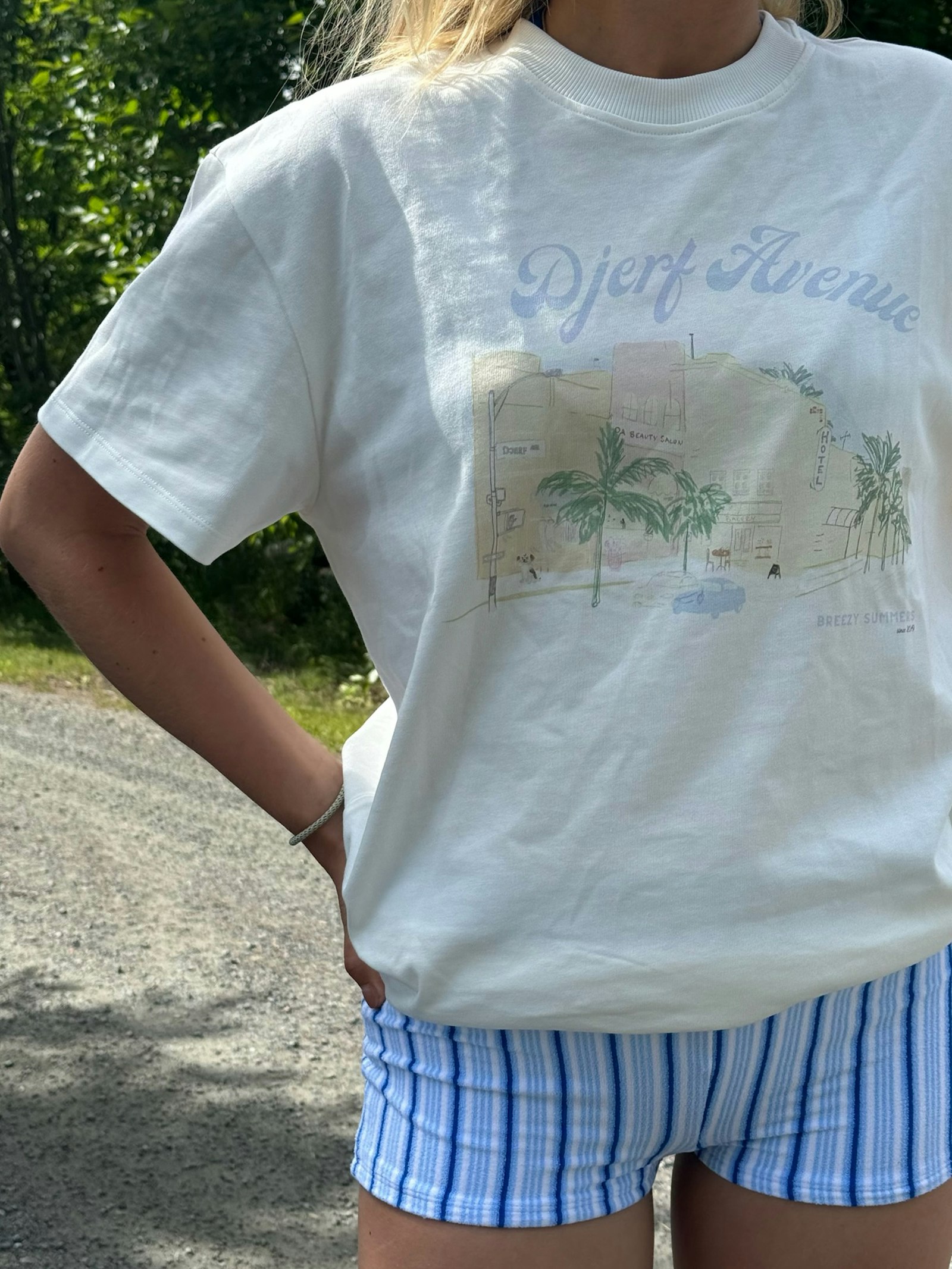 Vacay Tee The Avenue