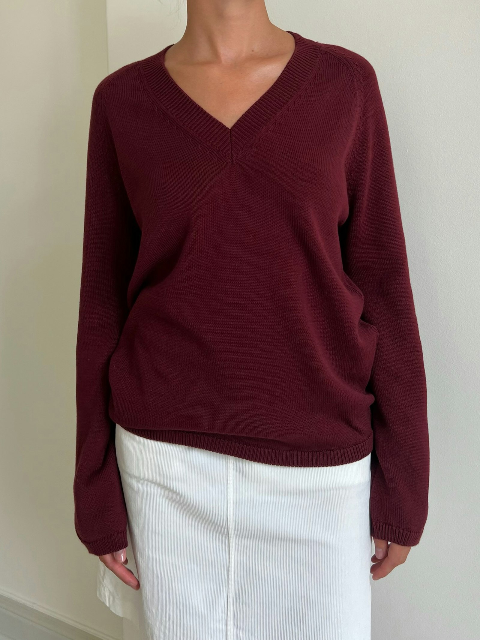 V-neck Sweater Burgundy