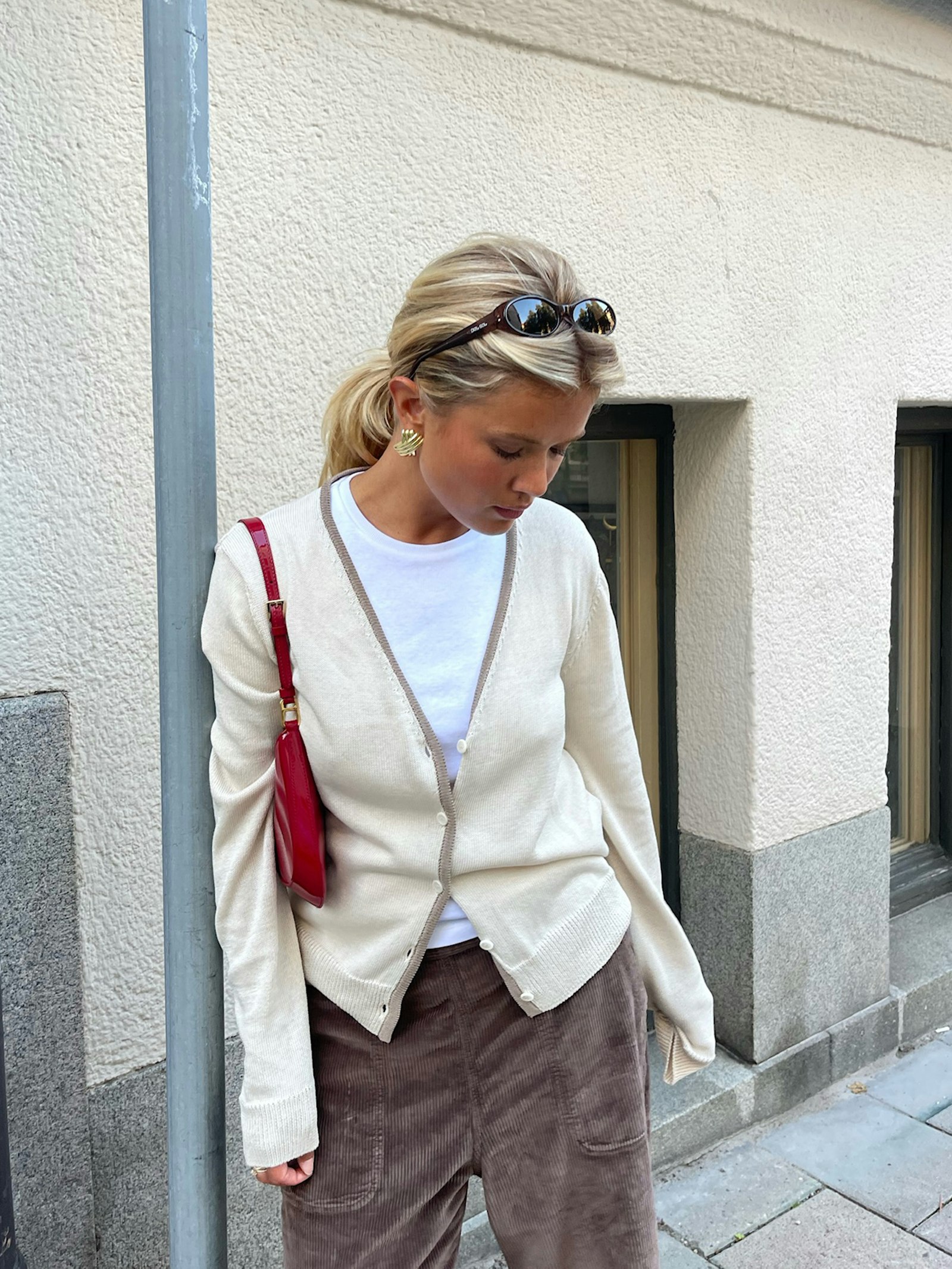 Contrast V-neck Cardigan Ivory