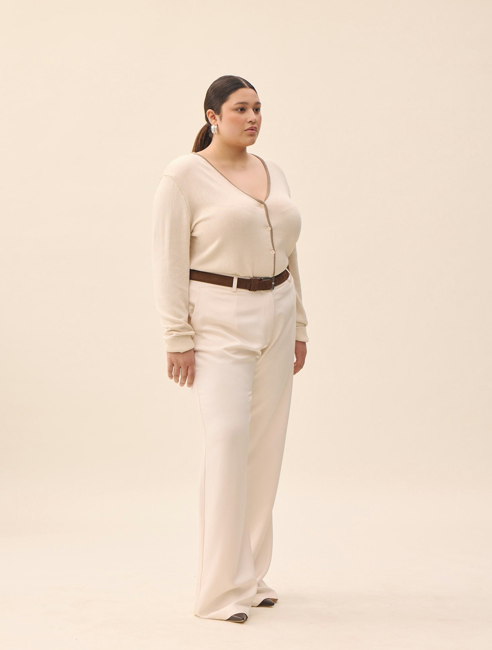 Contrast V-neck Cardigan Ivory