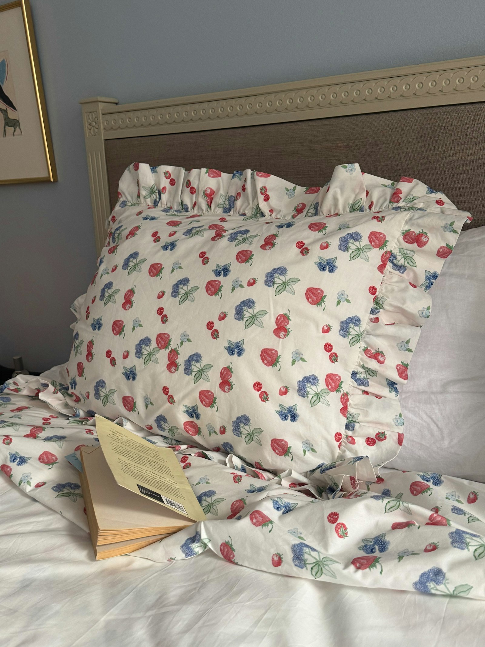 Ruffle Pillow Case Summer Berries